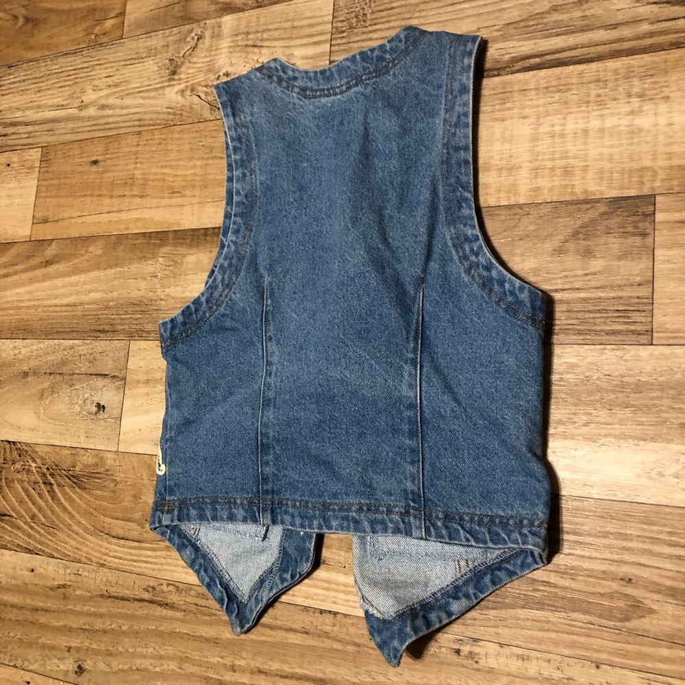 Karen Kane Lifestyle vest with flowers n Pearl buttons size 10. - Picture 6 of 6